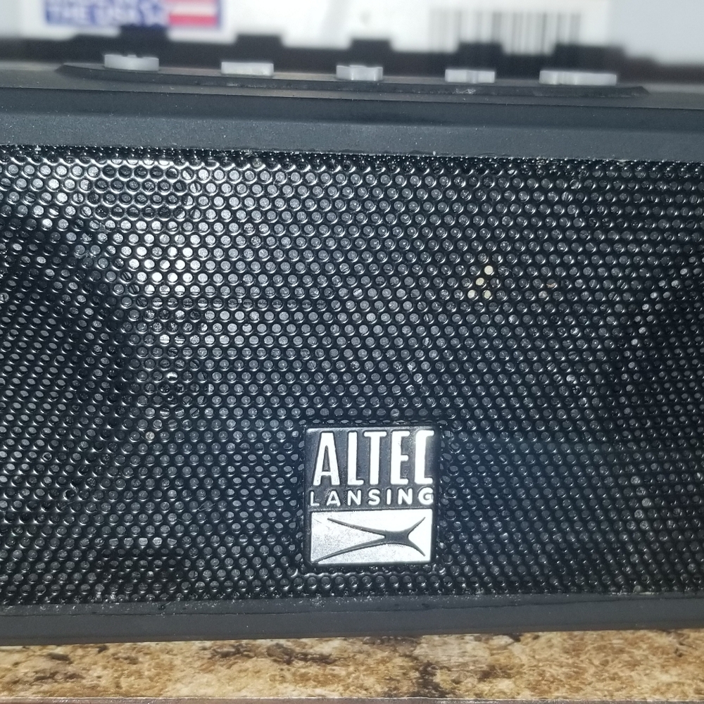 Altec Lansing Jacket H20 Bluetooth speaker